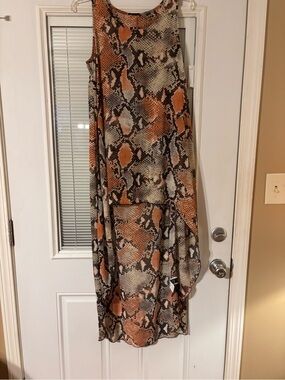 Snake-Print Beach cover up 🏝️